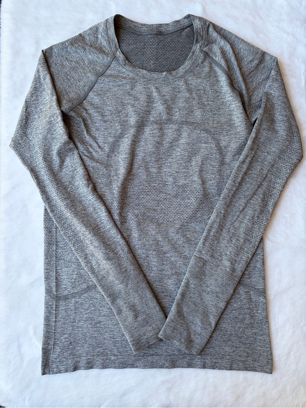 Lululemon Women’s Gray Long Sleeve Swiftly Tech 2.0